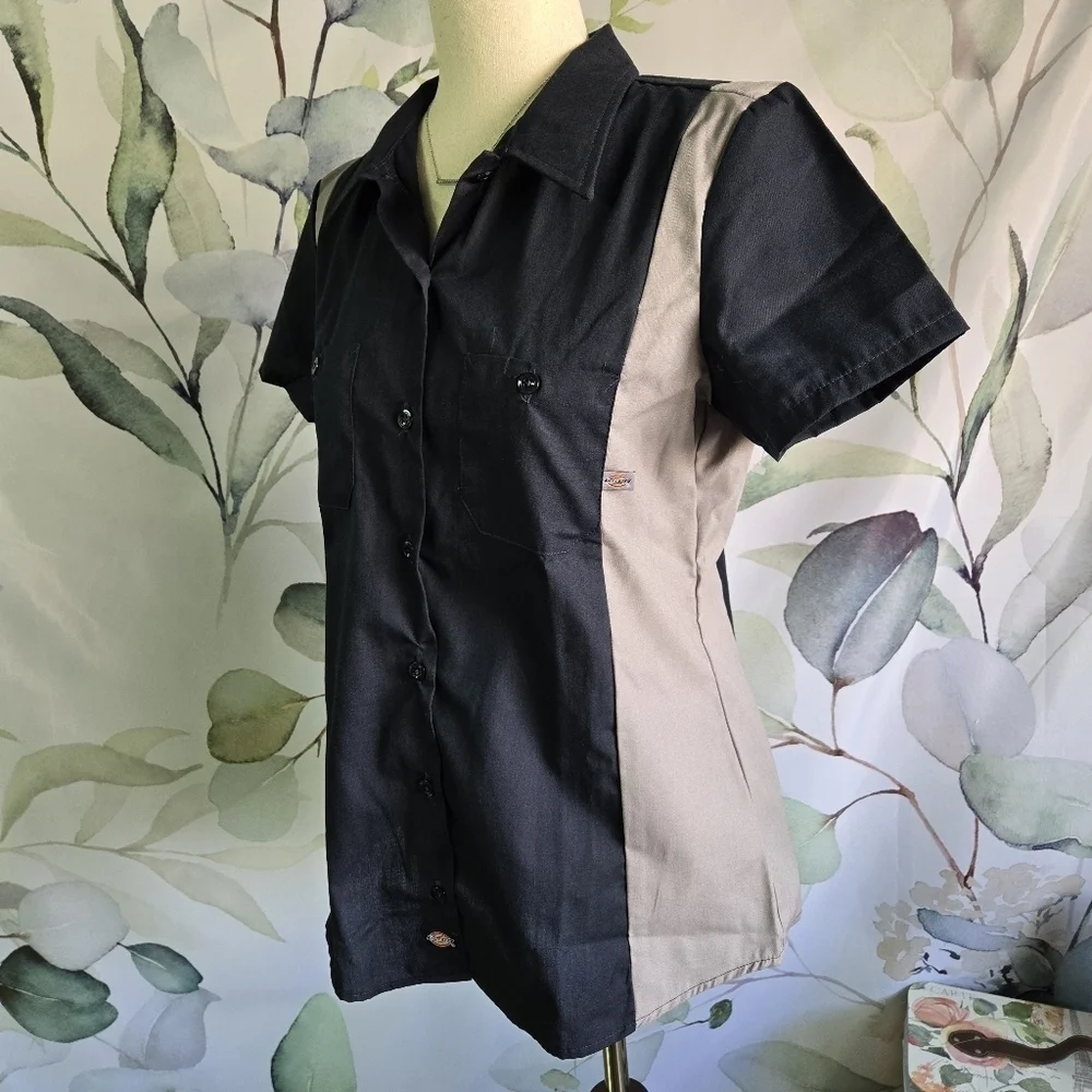 DICKIES | Women's Fitted Work Shirt in Dark Blue/Gray sz M
